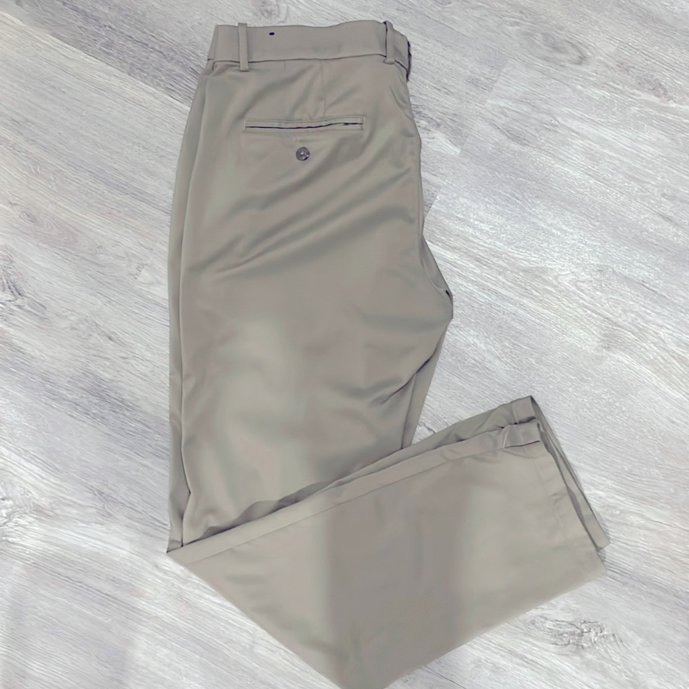 Nike men’s dress /golf pants 36x32 Great condition, hardly worn.